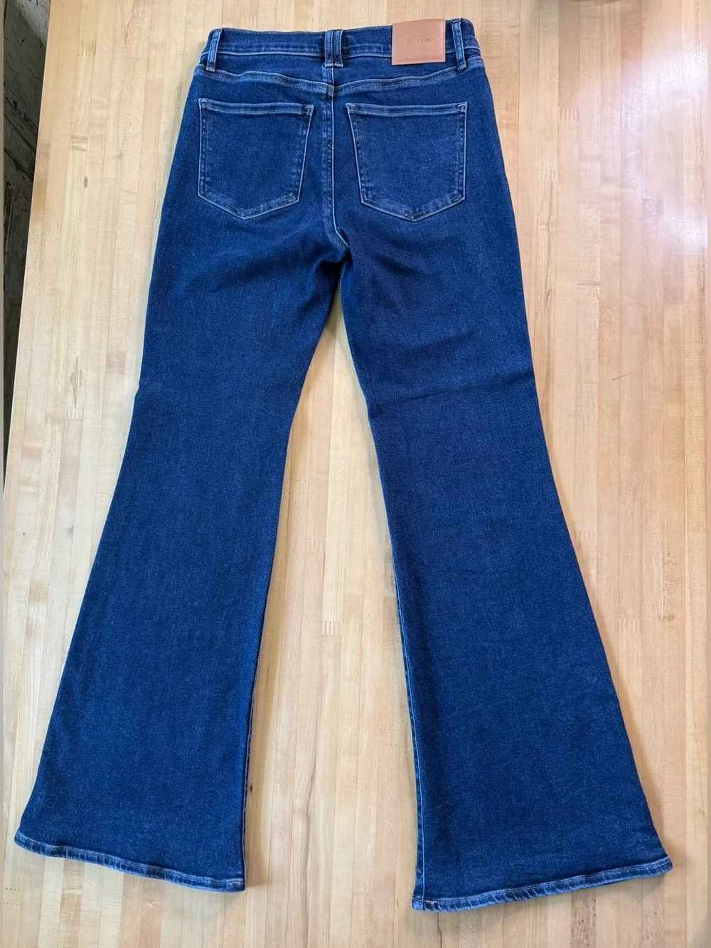 Express 70s Flare Mid Rise Hyper Sculpt Jeans 6R Dark Wash Stretch